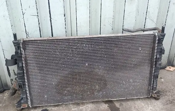 Ford C-MAX I Coolant radiator 3M5H8005TL