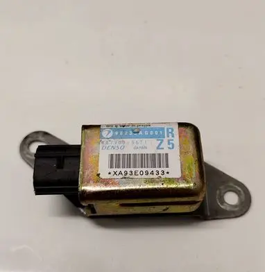 Subaru Legacy Airbag deployment crash/impact sensor 1879000671