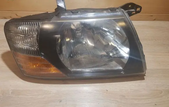 Mitsubishi Pajero Headlight/headlamp