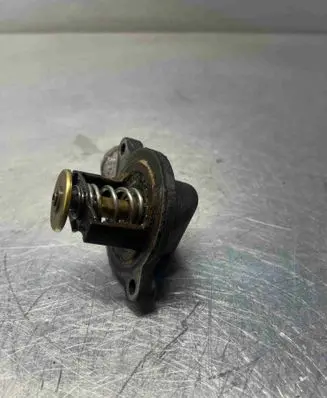 Volkswagen Transporter - Caravelle T5 Thermostat/thermostat housing ---