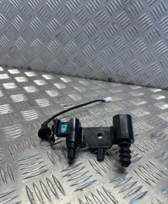 Mitsubishi Outlander Fuel tank cap lock 