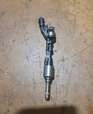 Ford Focus Fuel injector BM5G9F593BA DZL74 0261500