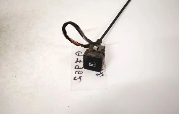 BMW 5 E39 Central locking switch button 8360828