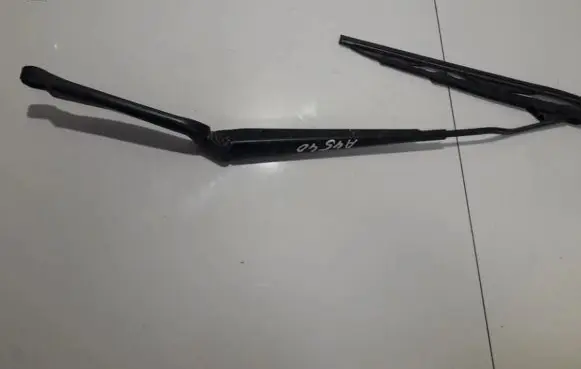 Toyota Avensis T220 Front wiper blade arm 8522105051 85221-05051