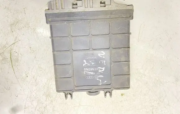 Volkswagen Golf III Engine control unit/module 037906024D
