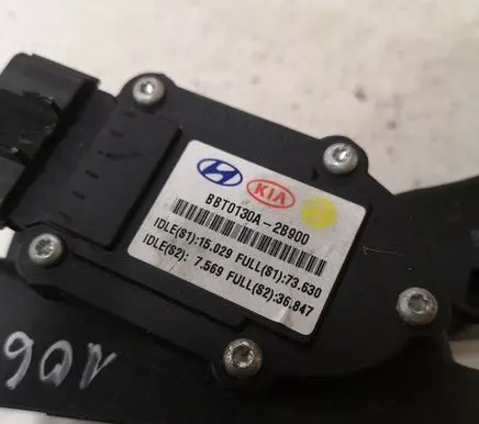 Hyundai Santa Fe Accelerator throttle pedal BBT0130A2B900