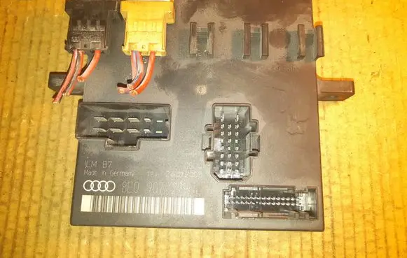 Audi A4 S4 B7 8E 8H Other control units/modules 8E0907279L ILMB7 0504