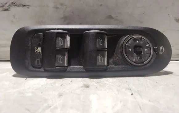 Ford S-MAX Electric window control switch 7S7T14A132BC