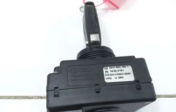 Audi A8 S8 D3 4E Ignition lock 3D0905865