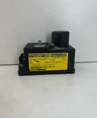 Volkswagen Golf III Vacuum pump 1H0962257G W090827 0318637621