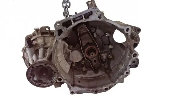Volkswagen Golf IV Manual 5 speed gearbox 
