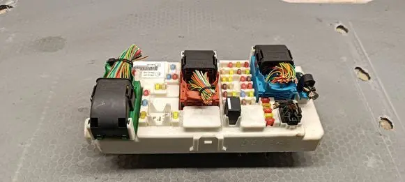 Ford Kuga I Fuse module 97RA000001 97RA012108 308519200604