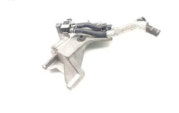 Mercedes-Benz C W205 Air filter cleaner box bracket assembly A6510941627