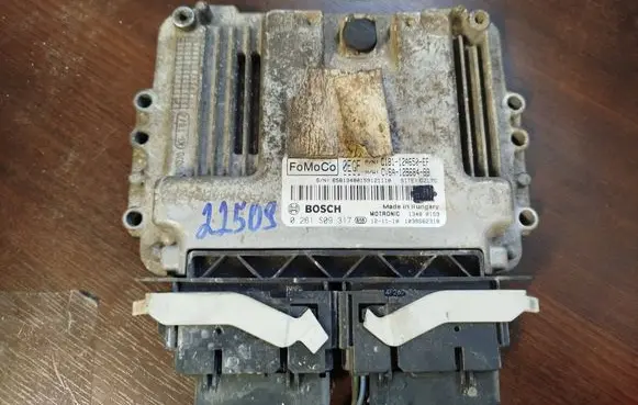 Ford Fiesta Engine control unit/module c1b112a650ef c1b1-12a650-ef cv6a-12b684-bb