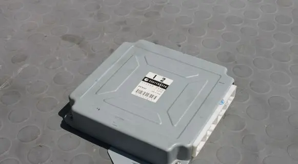 Subaru Outback Engine control unit/module 22611AK370