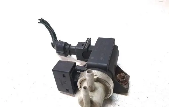 Opel Zafira B Turbo solenoid valve 55558101
