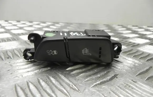 Hyundai i40 Seat heating switch 937303Z860 T3911