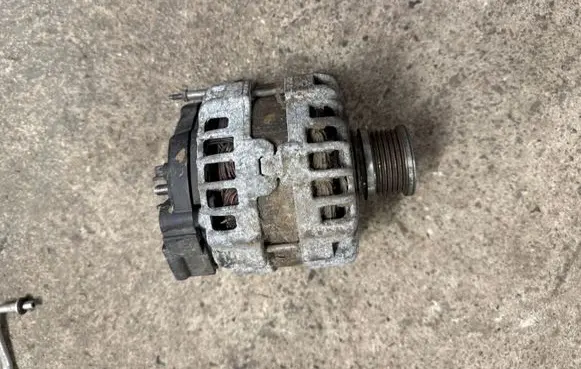 Seat Leon (5F) Generator/alternator 03L903023K