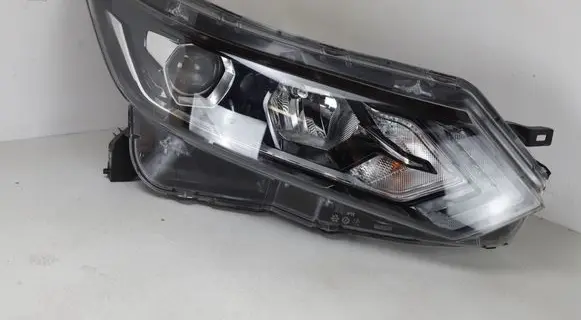 Nissan Qashqai Headlight/headlamp 10019010 10019009