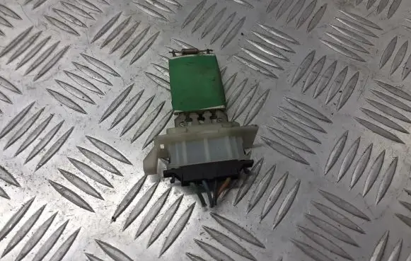 Opel Corsa C Heater blower fan relay BRAK