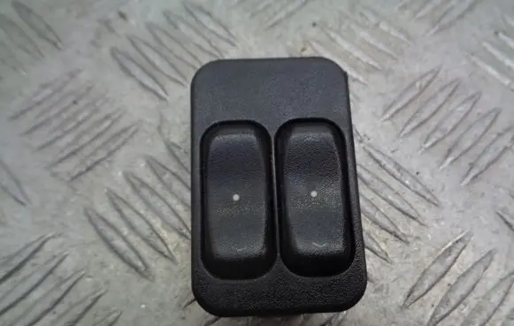 Opel Corsa C Front door window switch trim 24409205