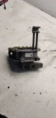 Volkswagen PASSAT B8 Engine mount bracket 3q0199262J