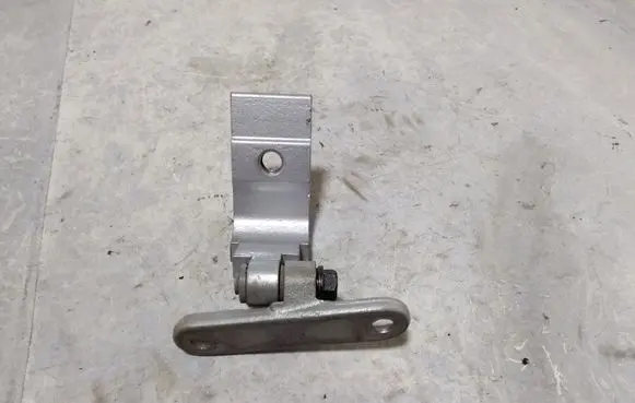 BMW 5 F10 F11 Rear door lower hinge 7185635