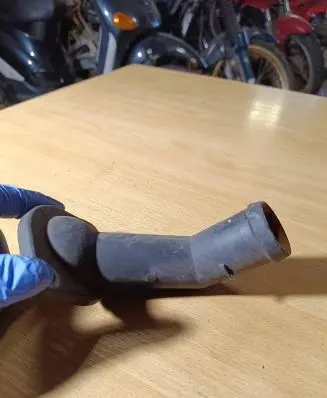 Ford Galaxy Engine coolant pipe/hose 06A121121D