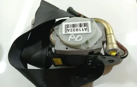 Toyota Corolla E120 E130 Front seatbelt 7321002130 73210-02130