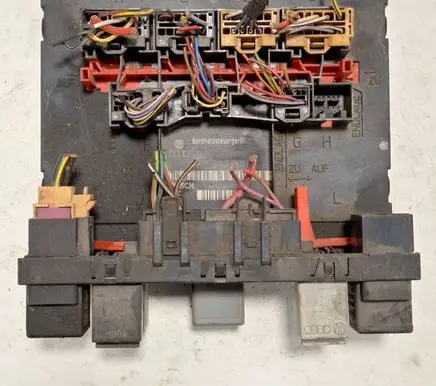 Volkswagen Golf V Comfort/convenience module F005V00631 3C0937049AE H52S2002