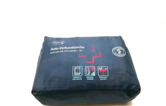 Audi Q7 4M First aid kit 74212074