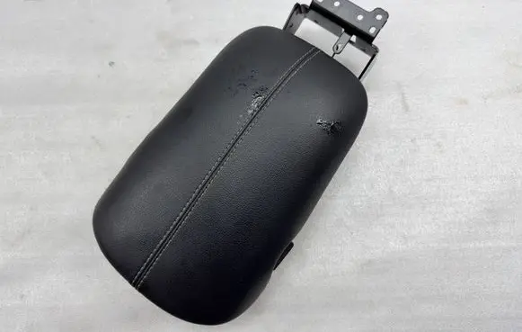 Ford Mustang VI Armrest FR3B63045A06