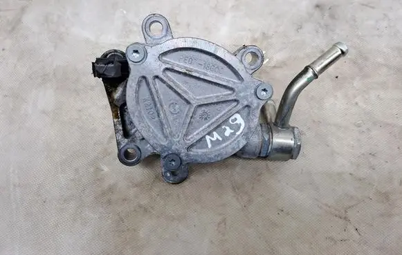 Mazda CX-3 Vacuum pump PE0718G00