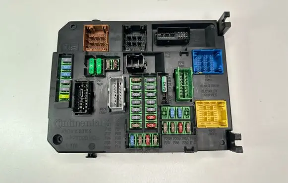 Peugeot 308 Comfort/convenience module 9806687880 S180204003B BELQ0301