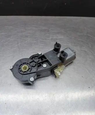 Mercedes-Benz E W211 Seat adjustment motor 0390203210