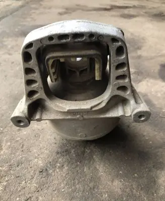Audi A4 S4 B9 Engine mount bracket 8W0199372CD