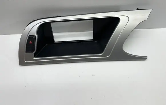Radio/GPS head unit trim