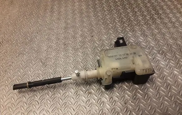 Volvo S80 Fuel tank cap lock