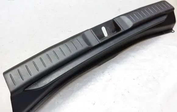 Suzuki Vitara (LY) Trunk/boot sill cover protection 7619154P0