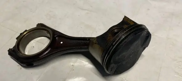 BMW 7 E65 E66 Piston with connecting rod