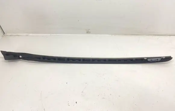 BMW 2 F44 Windshield trim 7475980 51317475980 11025010