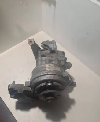 BMW 7 E65 E66 Power steering pump 6760074 LH2110852