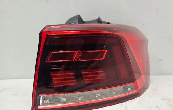 Volkswagen PASSAT B8 Rear/tail lights
