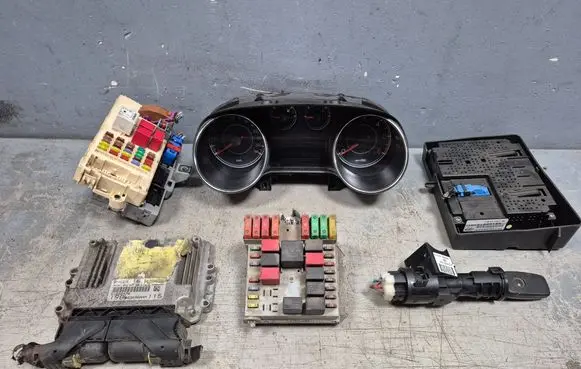 Fiat Bravo Engine ECU kit and lock set 51800470 021014457
