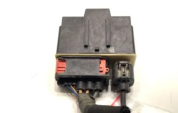 Citroen C5 Fan control module 9652021180