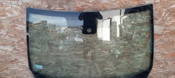 Renault Megane II Front windscreen/windshield window 