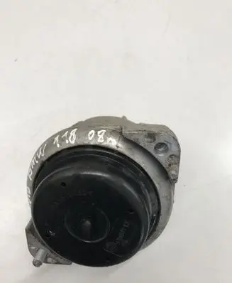 BMW 1 E81 E87 Engine mount bracket 139811