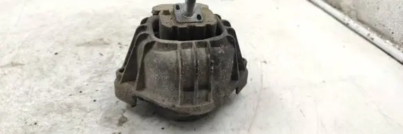 BMW 1 E81 E87 Engine mount bracket 