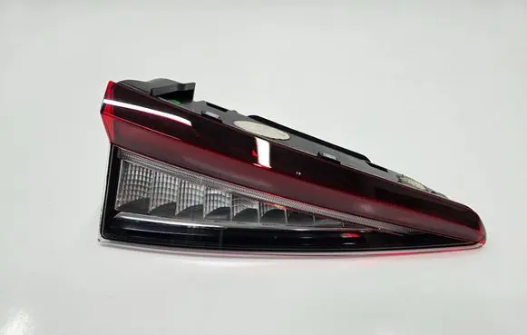 Skoda Enyaq iV Tailgate rear/tail lights 5LG945307