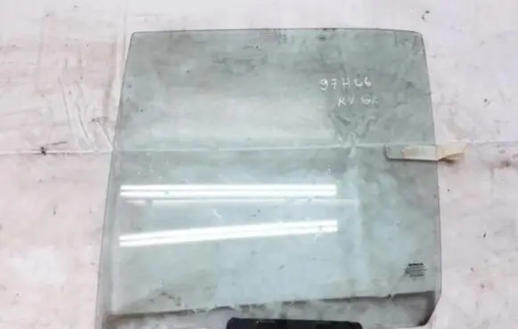 Honda CR-V Rear door window glass